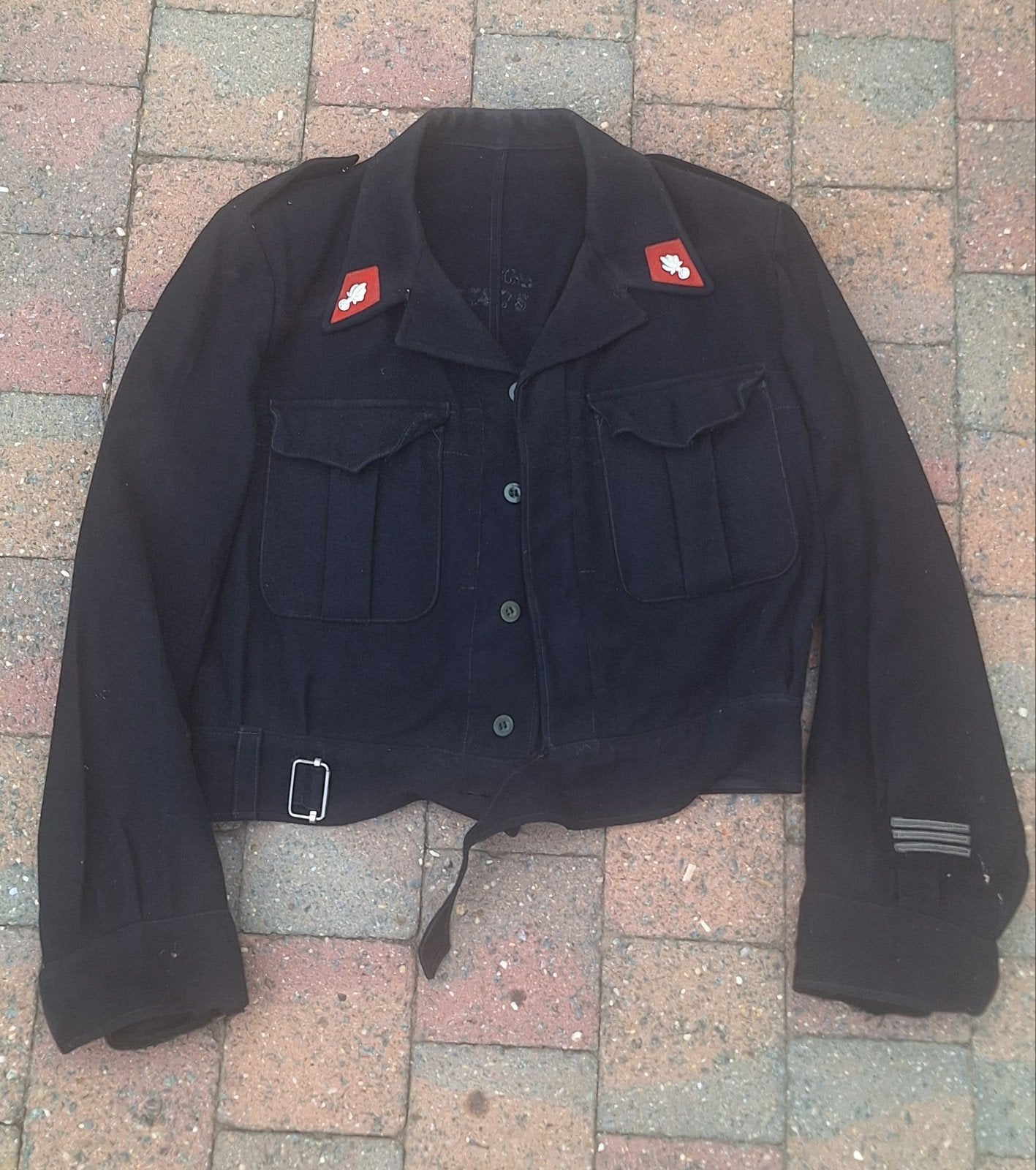Strijdjurk Belgian Gendarmerie, Verzamelen, Ophalen