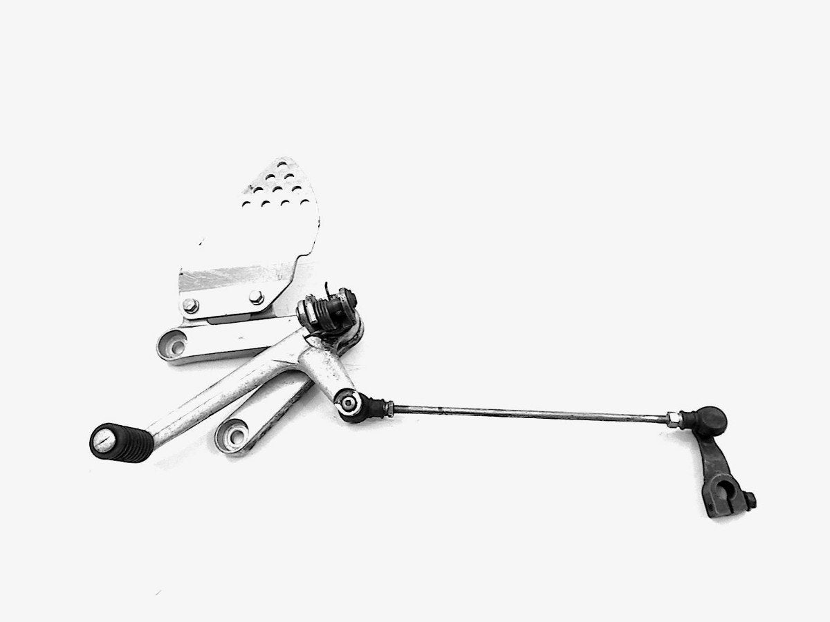SCHETSPLAAT LINKS VOOR Honda, Dhr. S. di Majo, Gebruikt, Info@cama-motorparts.nl, P.J. Troelstraweg 8 8
3144 CX  MAASSLUIS, NL