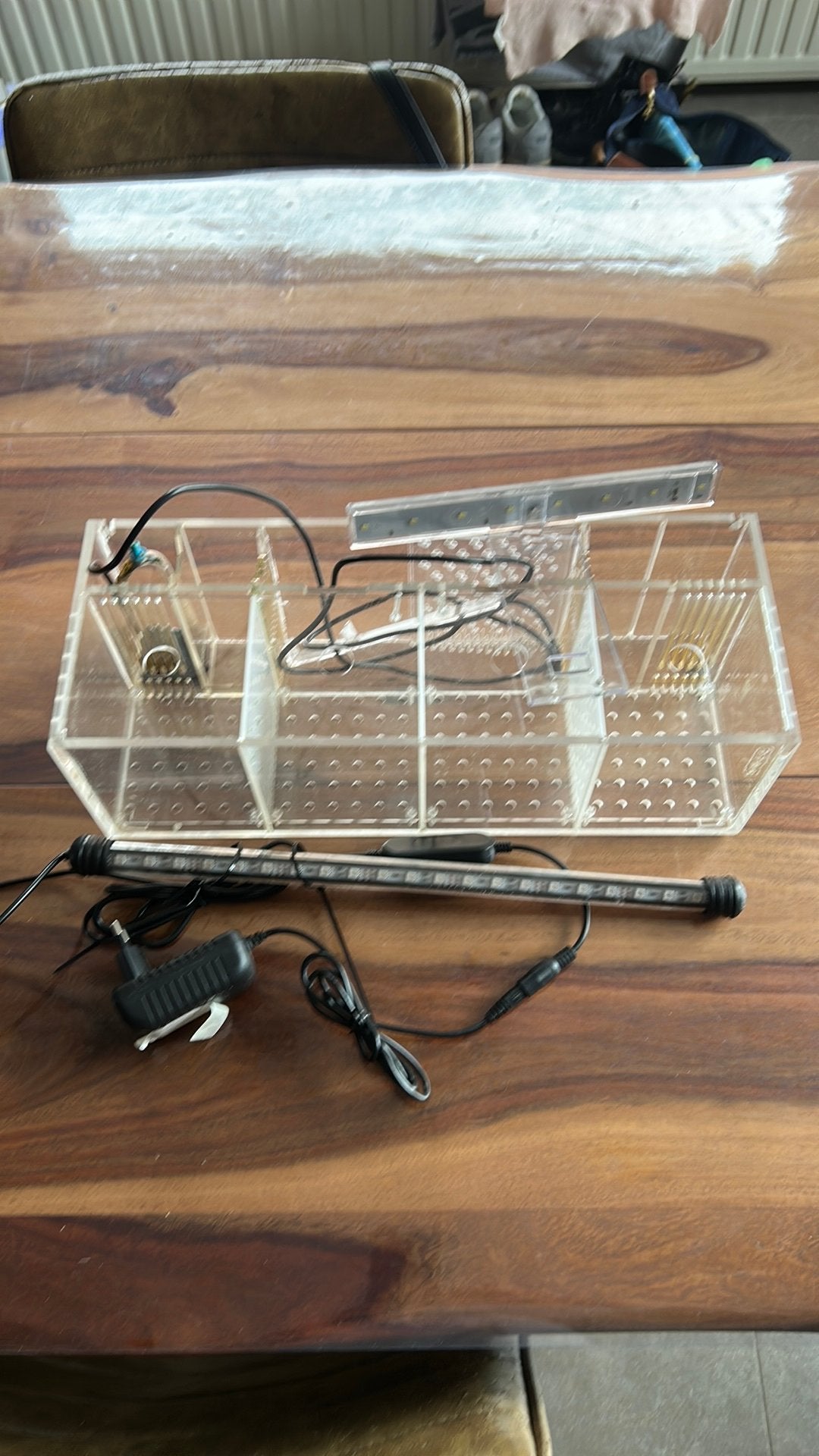 Betta aquariumtje in plexi glas met toebehoren, Ophalen, Zo goed als nieuw