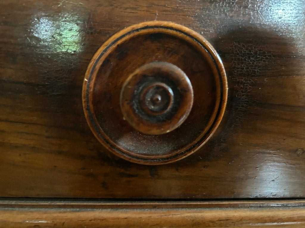 Antieke drieladen commode, Enlèvement