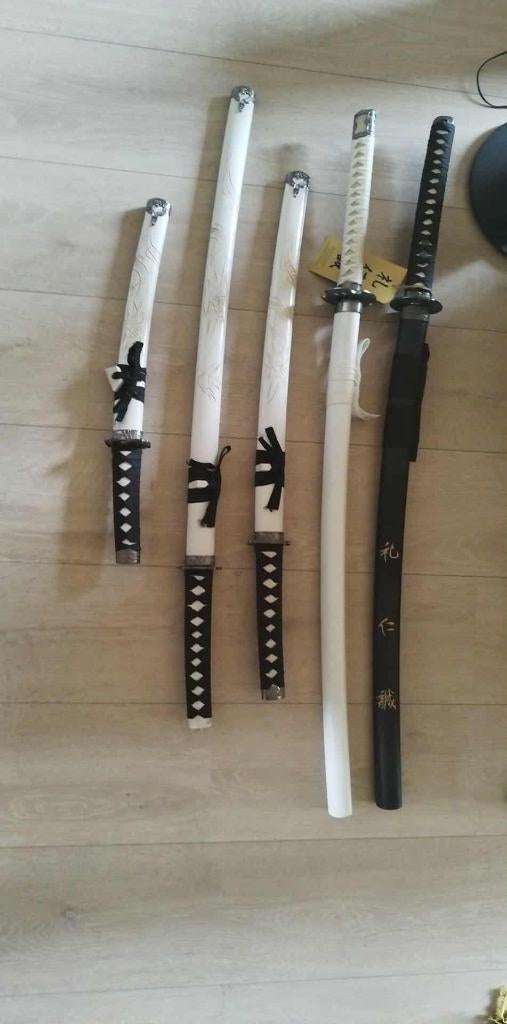 sier samurai zwaarden, Ophalen