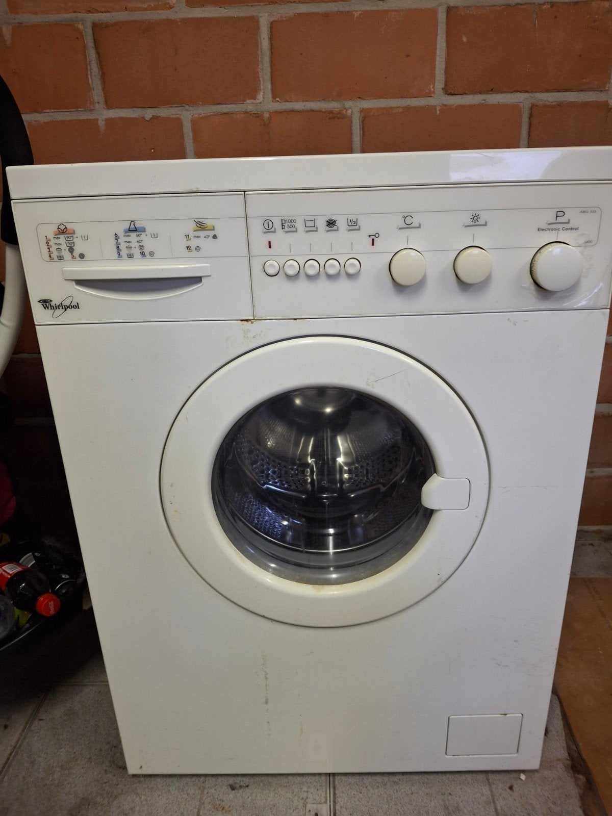 Machine à laver Whirlpool (1000 tr/min) — Bon état, Electroménager, Enlèvement