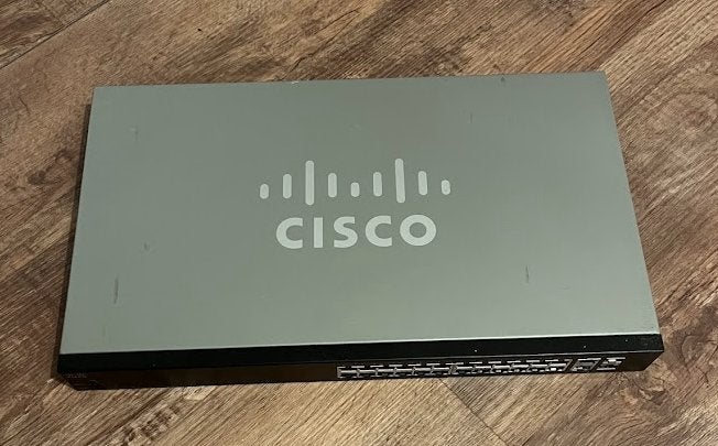 Cisco smart switch, Ophalen, Zo goed als nieuw