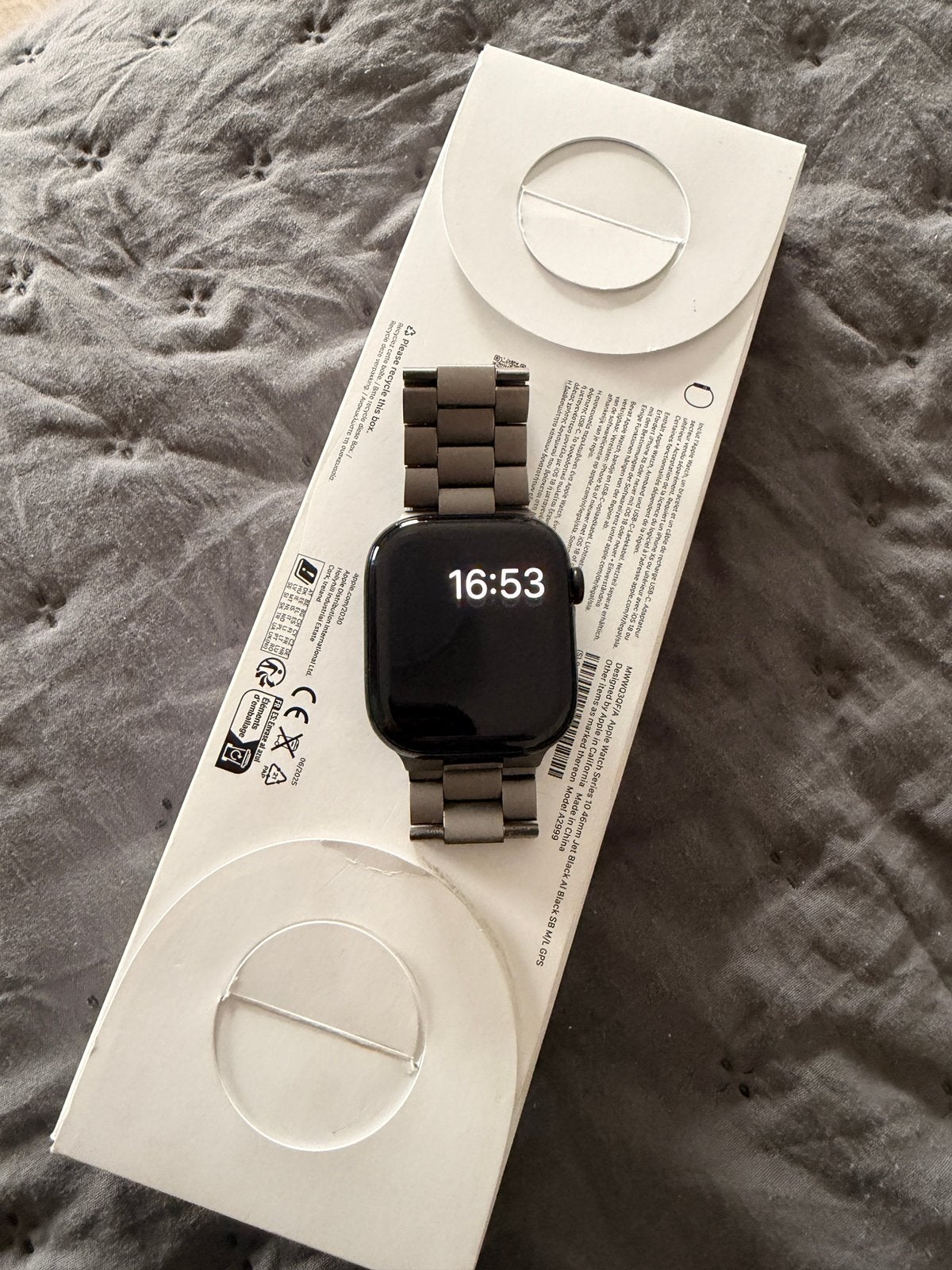Apple watch serie 10 gps 46mm jet black comme neuve, Bijoux, Sacs & Beauté, Enlèvement, État, Comme neuf