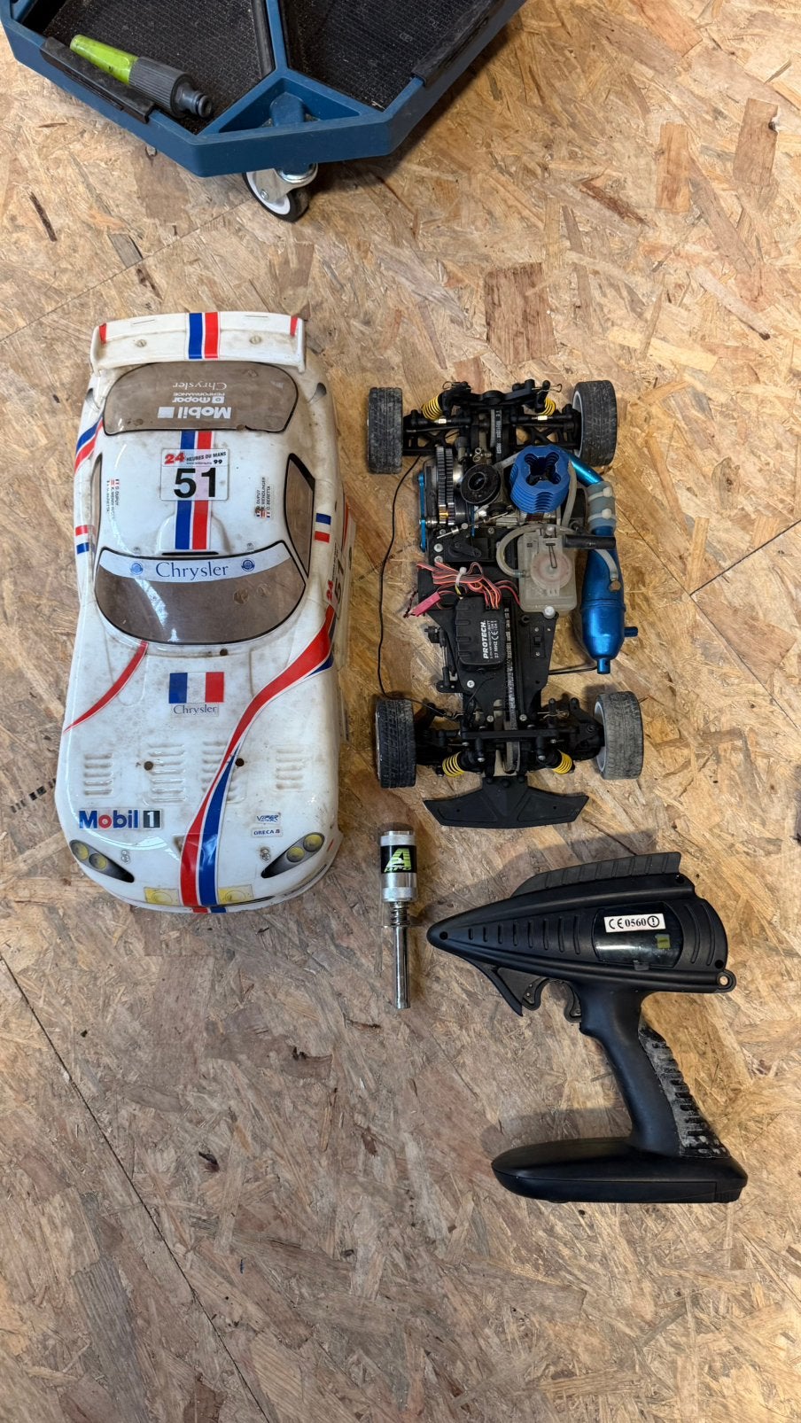 Nitro RC auto — compleet met carrosserie, zender & koffer, Enlèvement, Comme neuf, Nitro