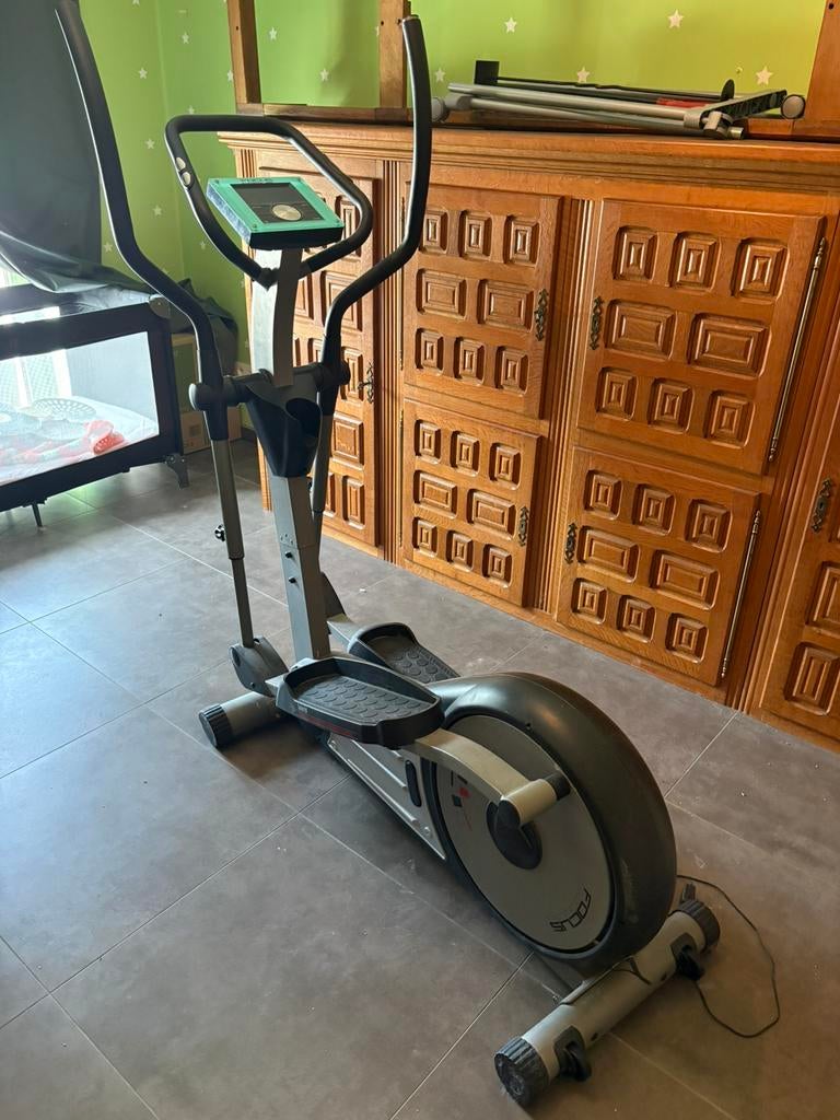 Focus Fitness Crosstrainer / Elliptical – goede staat, Sport en Fitness, Fitnessapparatuur, Ophalen