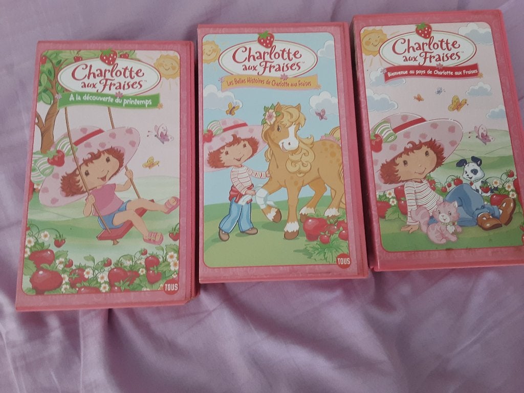 3 casettes  Charlotte  aux fraises, À partir de 6 ans, Enlèvement ou Envoi, Dessin animé, Utilisé