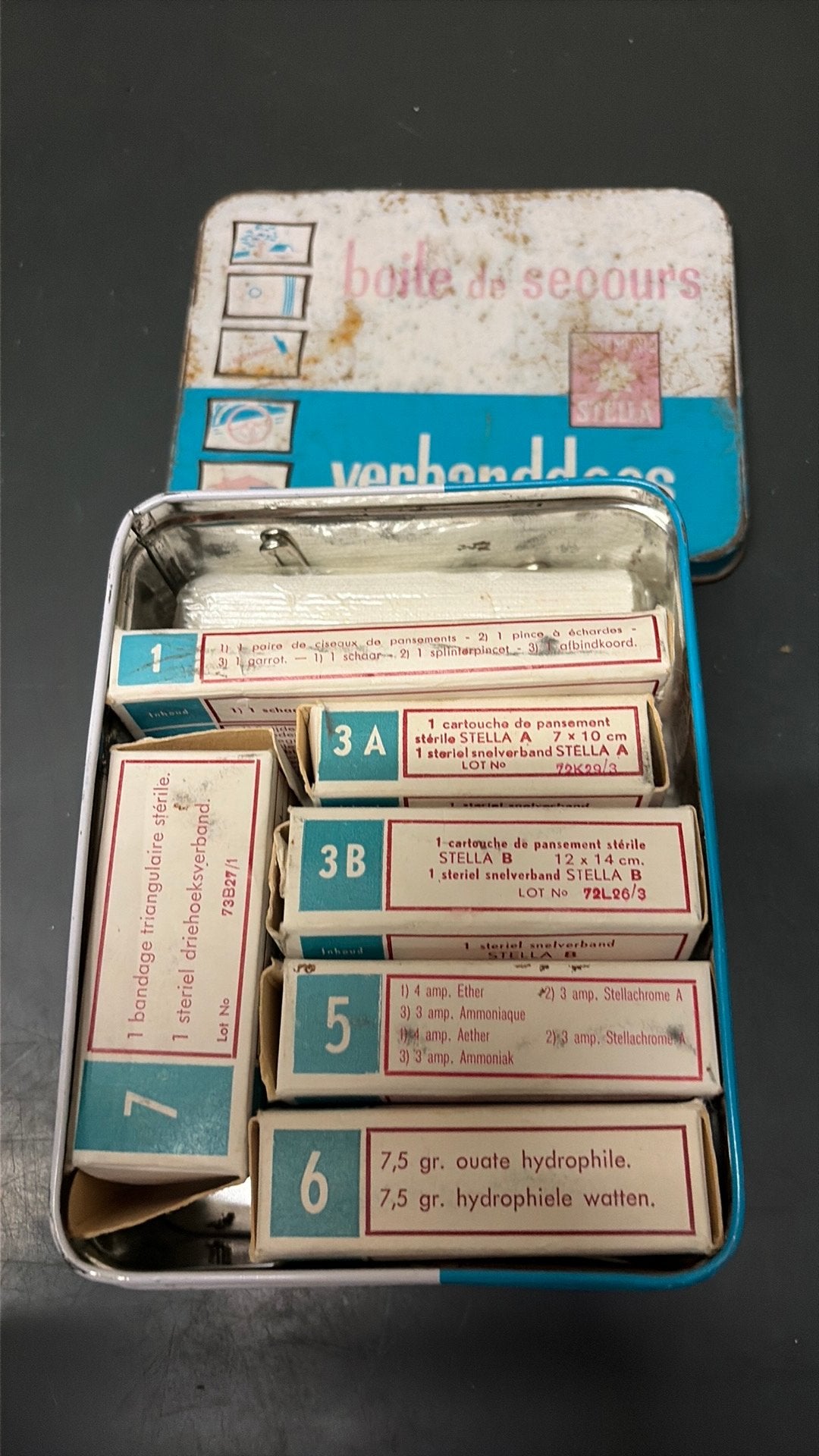 vintage metalen Stella verbanddoos, Ophalen