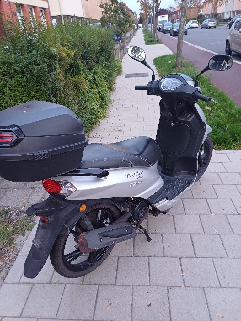 Scotter, Vélos & Vélomoteurs, 49 cm³, Classe B (45 km/h), Enlèvement, Utilisé