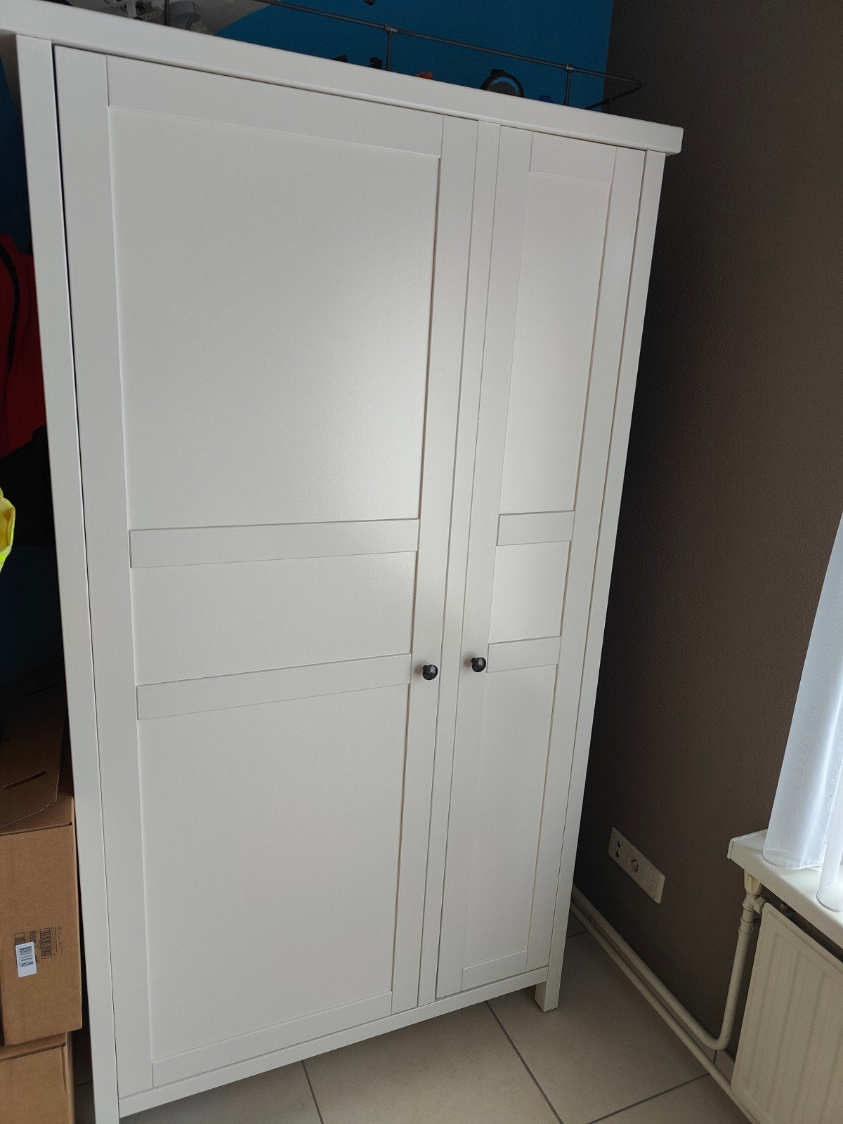 Hemnes kledingkast, Huis en Inrichting, Kasten | Kleerkasten, Ophalen, Zo goed als nieuw, Overige houtsoorten, Met deur(en)