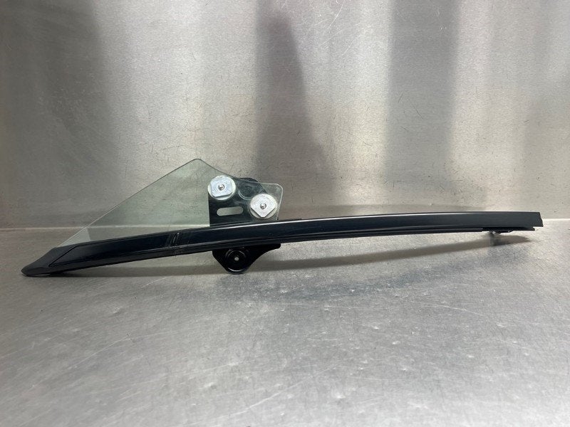VITRE CUSTODE AVANT DROIT Mazda MX-5 (ND) (|43R00011|), Utilisé, Mazda