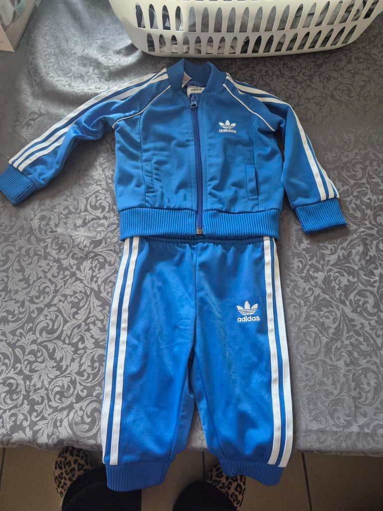trainingspak adidas baby, Ophalen