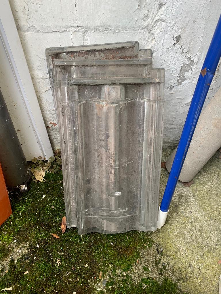 Glazen dakpan mulden, Enlèvement