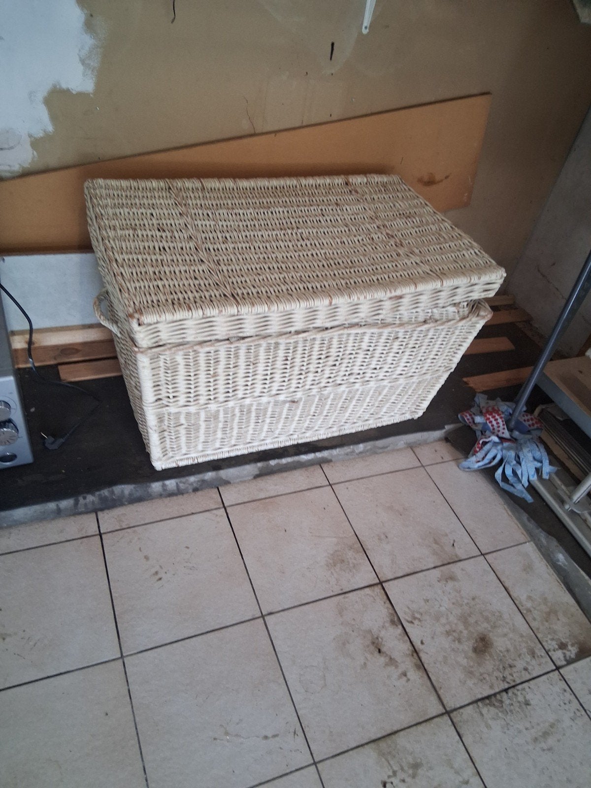 Grote rieten mand, Huis en Inrichting, Ophalen, Mand