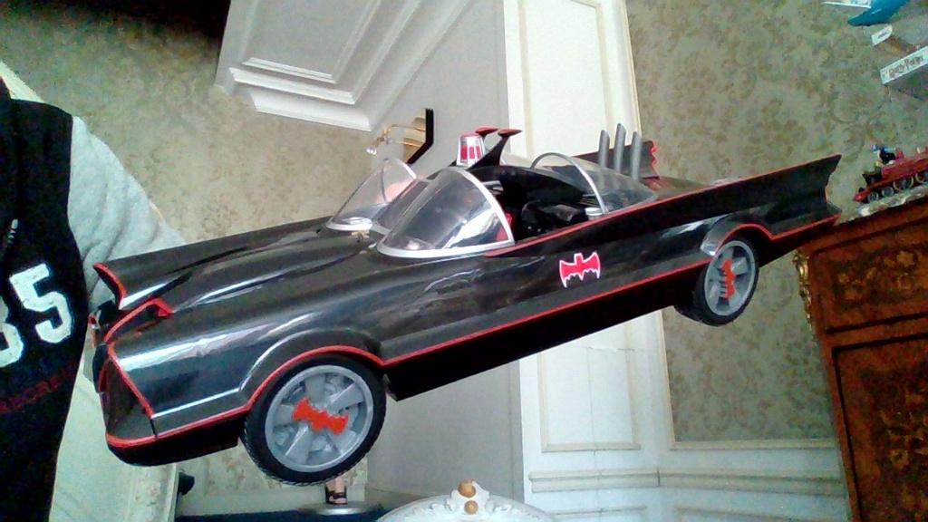 Batmobile ( batman oldies série)elle mesure 55cm, Enlèvement