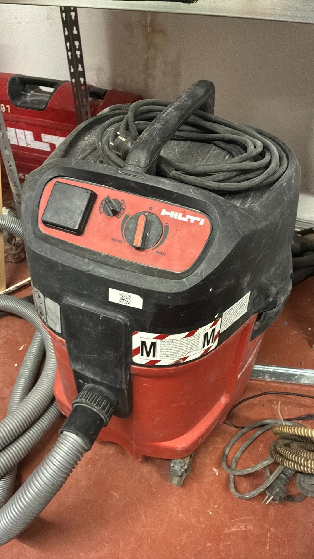 Hilti VCU 4-M, Doe-het-zelf en Bouw, Ophalen, Gebruikt