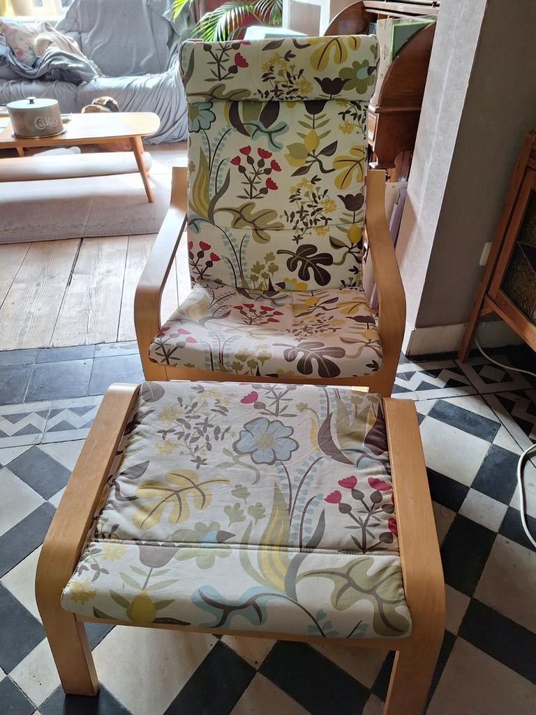 Chaise Ikea Poäng colorée avec repose-pieds, Enlèvement
