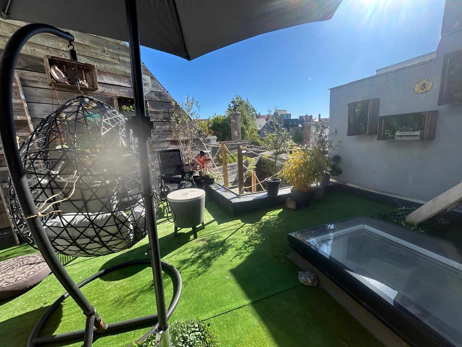 Charmante hoekwoning met zonneterras, Immo, Maisons à vendre, Ostende, Jusqu'à 200 m², Maison de coin, C