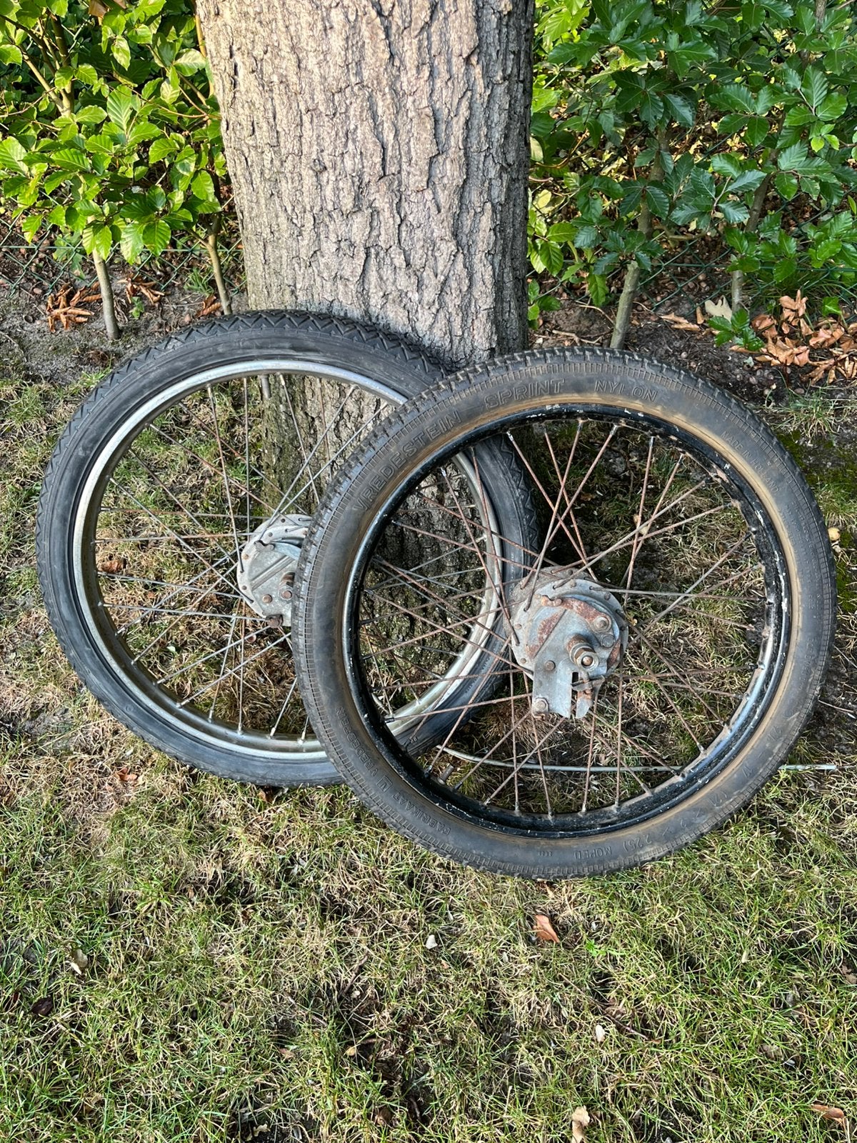 Set wielen honda amigo novio, Fietsen en Brommers, Brommeronderdelen | Oldtimers, Ophalen, Zo goed als nieuw