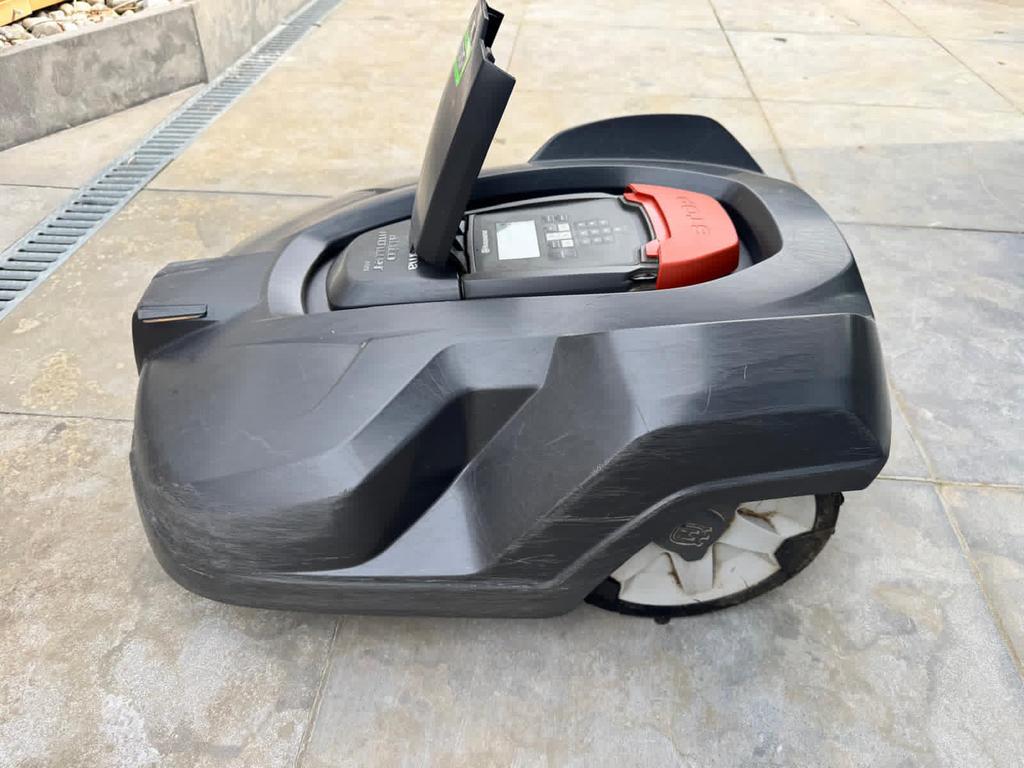 Robotgrasmaaier Husqvarna 420, Ophalen, Gebruikt