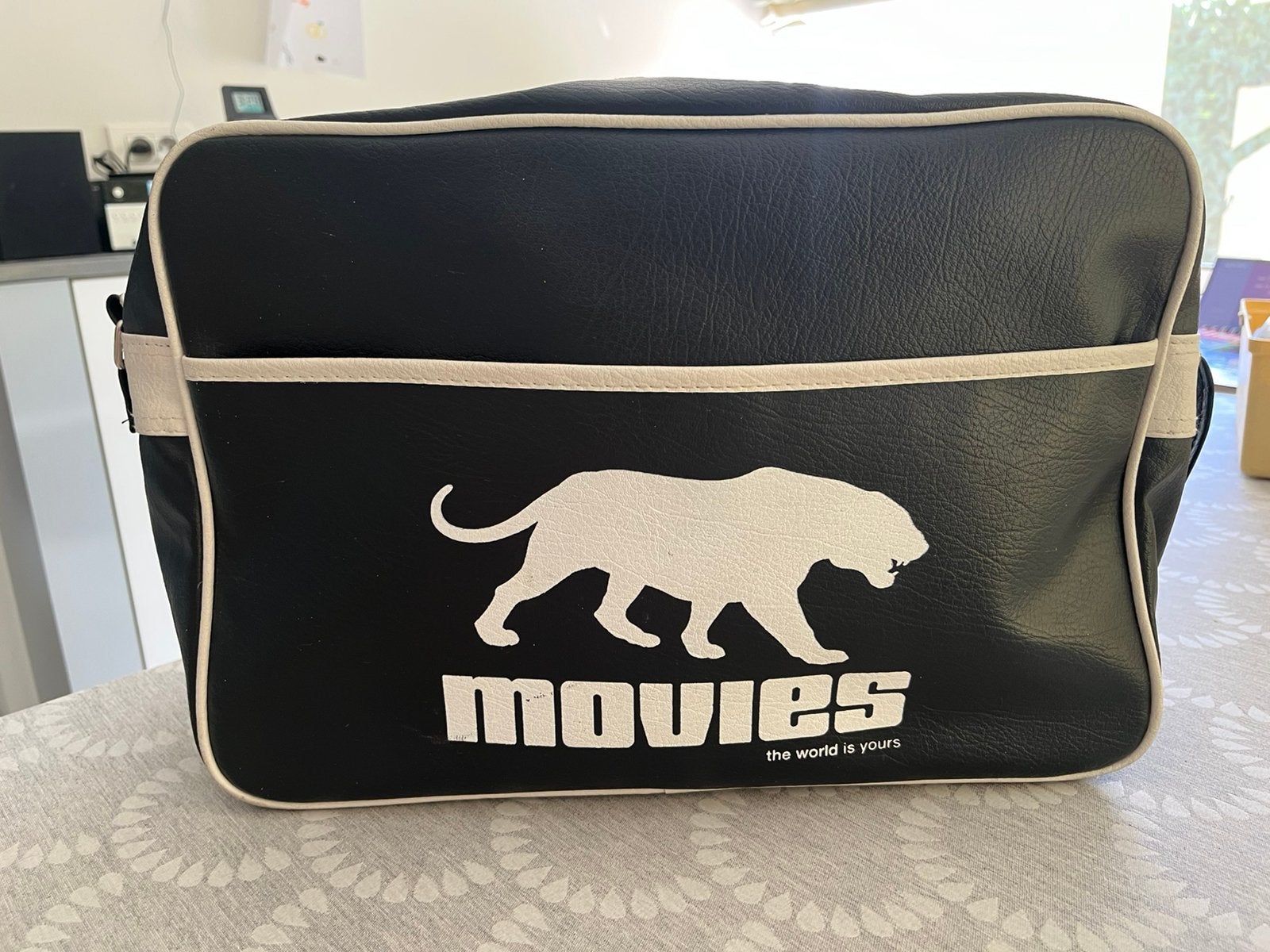 Schoudertas Movies the world is yours, Ophalen, Zo goed als nieuw, Wit