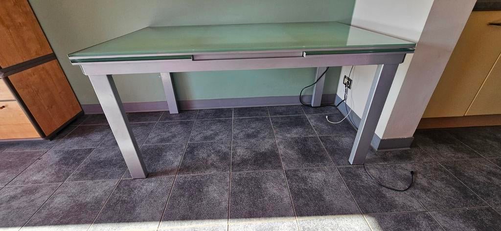 Table extensible, Enlèvement, Verre