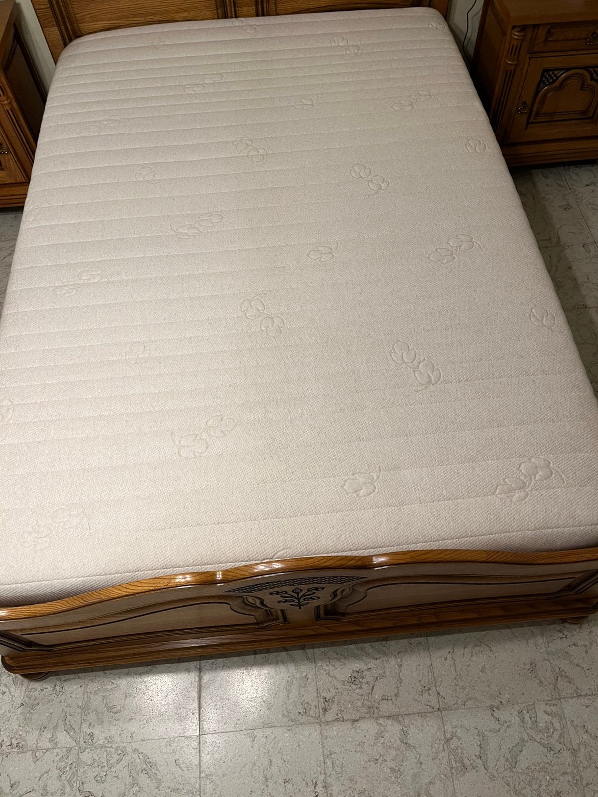 Matras te koop 1 m40 breed bijna nooit op geslapen, Matelas, Enlèvement, Deux personnes, 140 cm