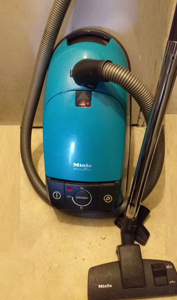 Aspirateurs Miele 1500 Watt + 2 sac., Electroménager, Enlèvement ou Envoi, Miele