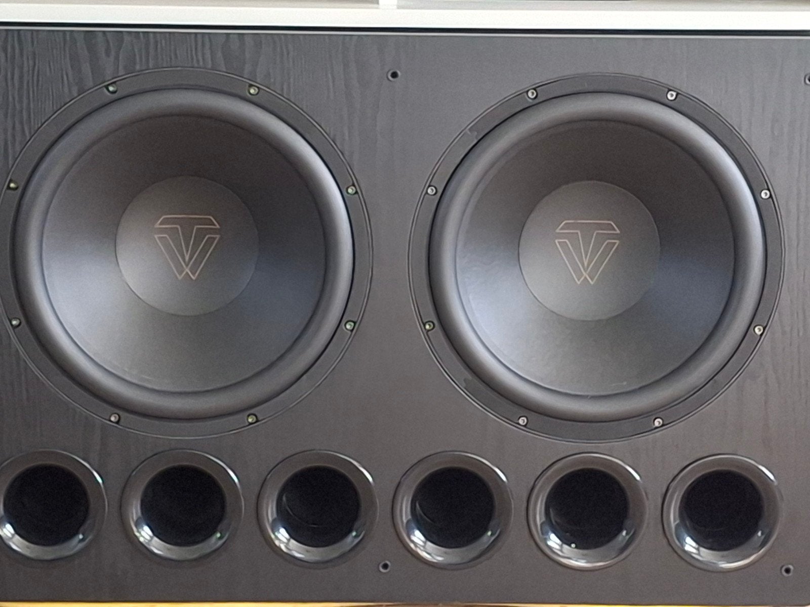 A vendre caisson de basse tonne winner sw-d8000pro