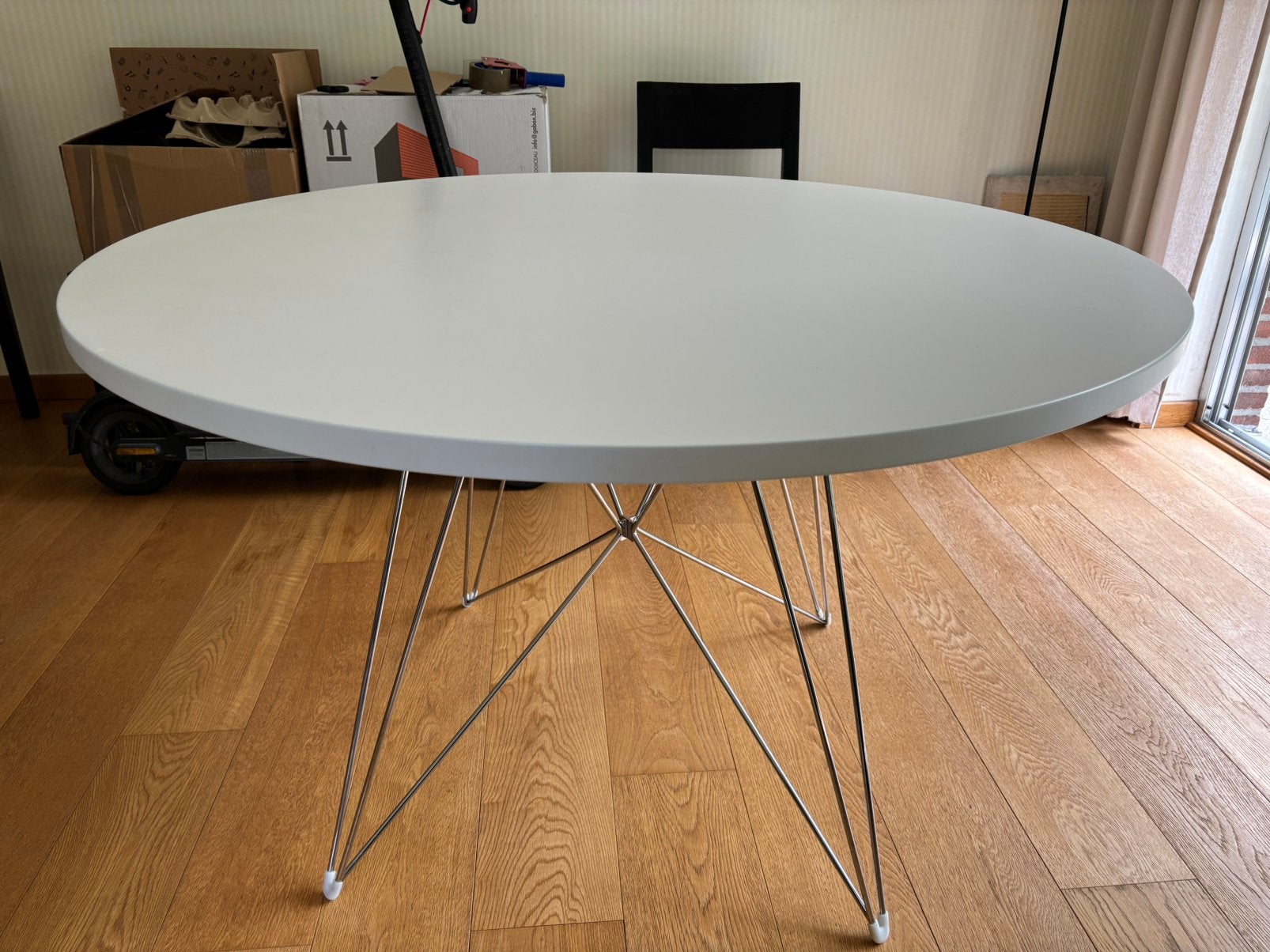 Table ronde blanche design 120cm, Enlèvement, Utilisé