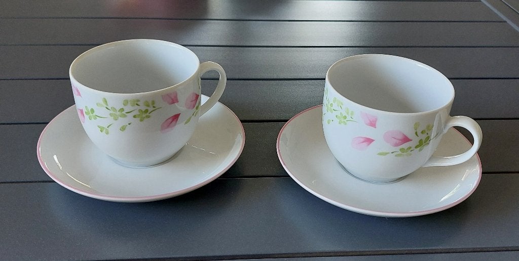 Ensemble de 2 tasses et sous-tasses, Maison & Meubles, Enlèvement ou Envoi, Utilisé, Tasse(s) et/ou soucoupe(s)