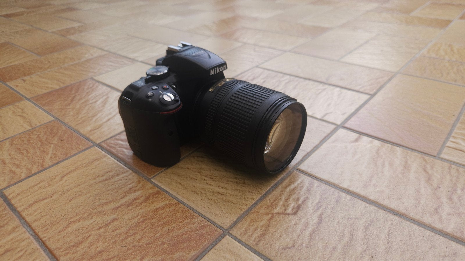 Nikon D5300 body + 18mm-105mm lens + accessoires, Ophalen