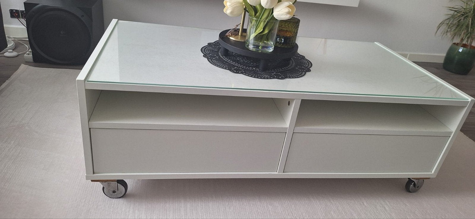 salon tafel wit, Enlèvement, Utilisé