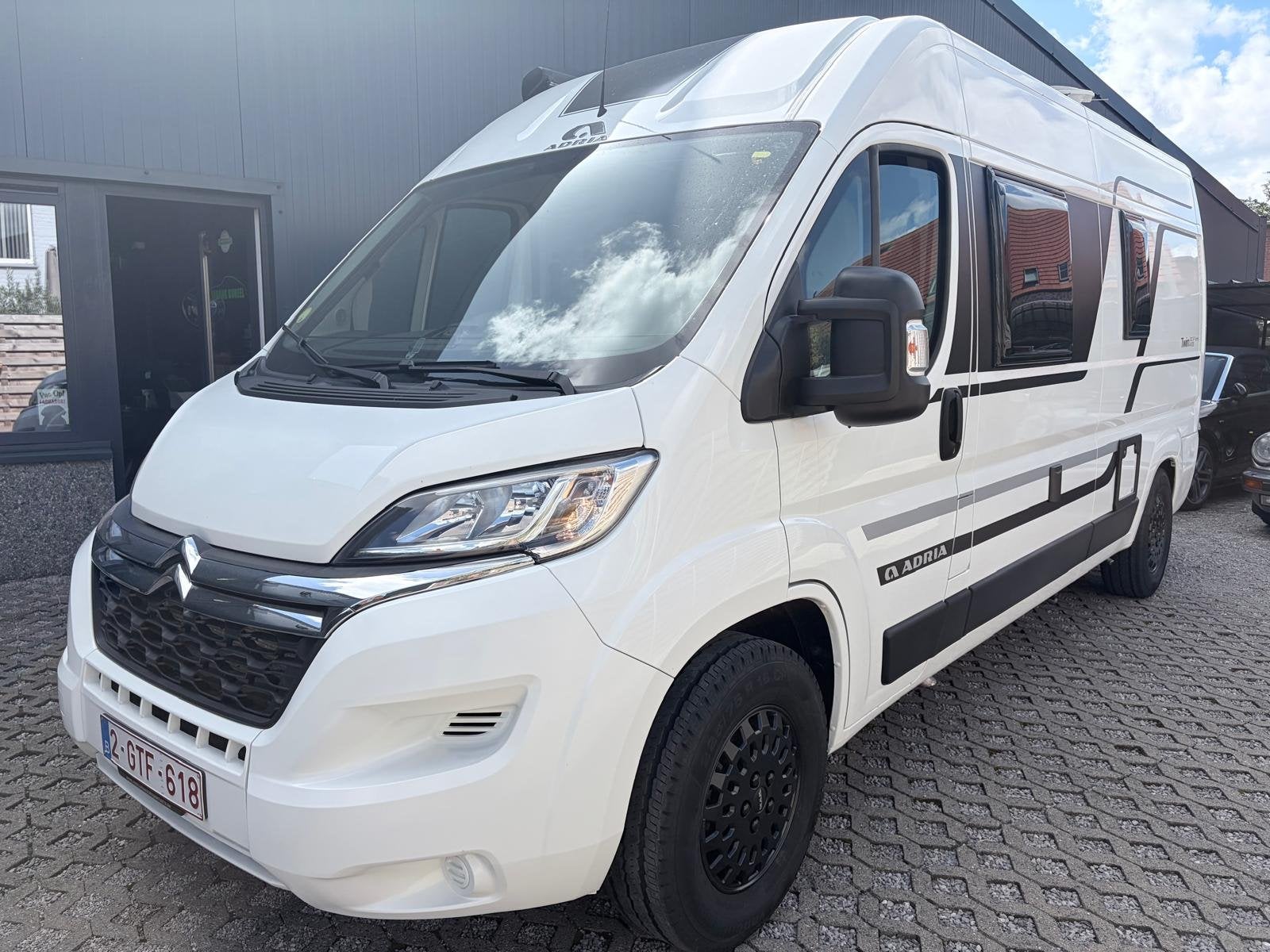 Citroën Jumper Buscamper - Adria Twin 600 sp Family - Stape, Auto's, Voorwielaandrijving, 4 zetels, Gebruikt, Euro 6