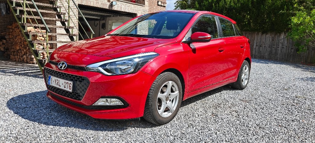 Hyundai i20, Rouge, Achat, 980 kg, Euro 6