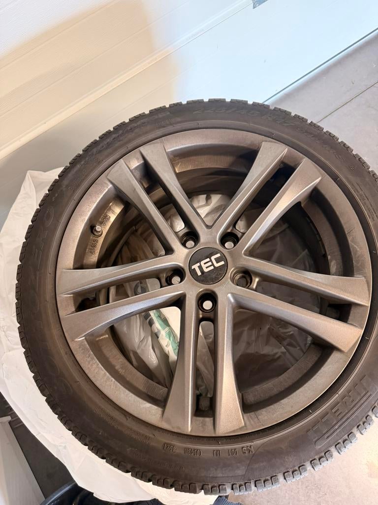 BMW 1-serie wintervelgen en -banden, Ophalen, Gebruikt, Banden en Velgen, 17 inch