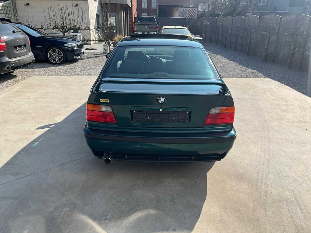 BMW 318 IS Procar Oldtimer, foto 9