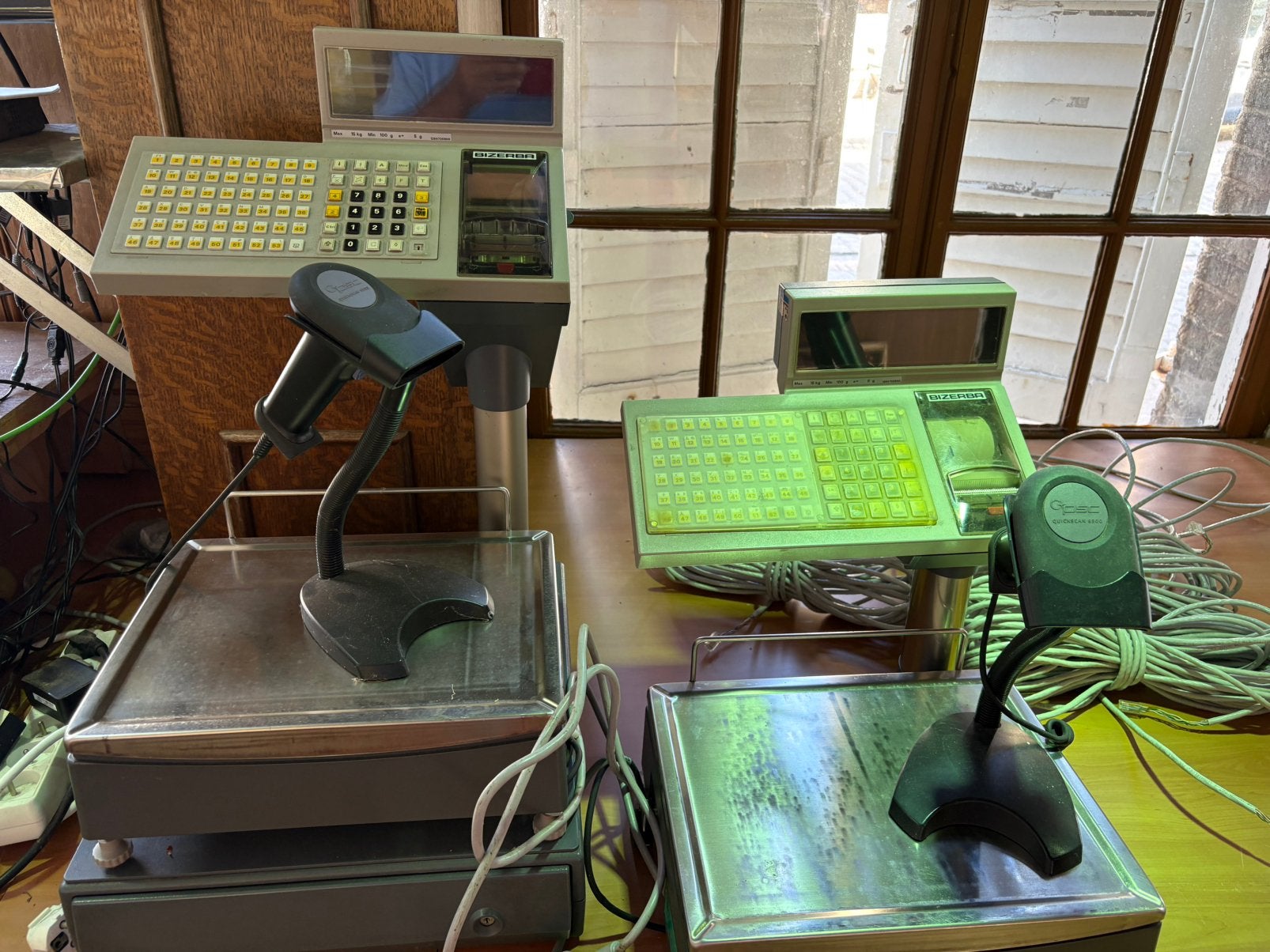 2 balances de caisse Bizerba avec scanner, Articles professionnels, Enlèvement