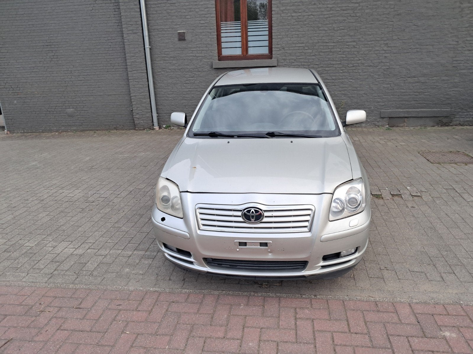 avensis 2litre essence airco 2004, Autos, Argent ou Gris, Achat, Avensis, 4 portes