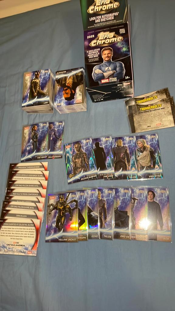Topps marvel studios chrome +/- 120 kaarten, Ophalen of Verzenden, Zo goed als nieuw, Meerdere kaarten