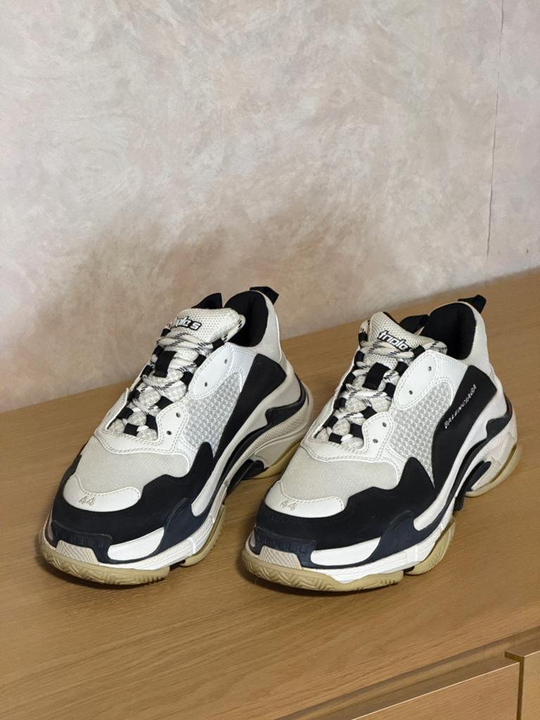 Balenciaga tripple S, Kleding | Heren, Schoenen, Ophalen, Wit, Zo goed als nieuw, Sneakers