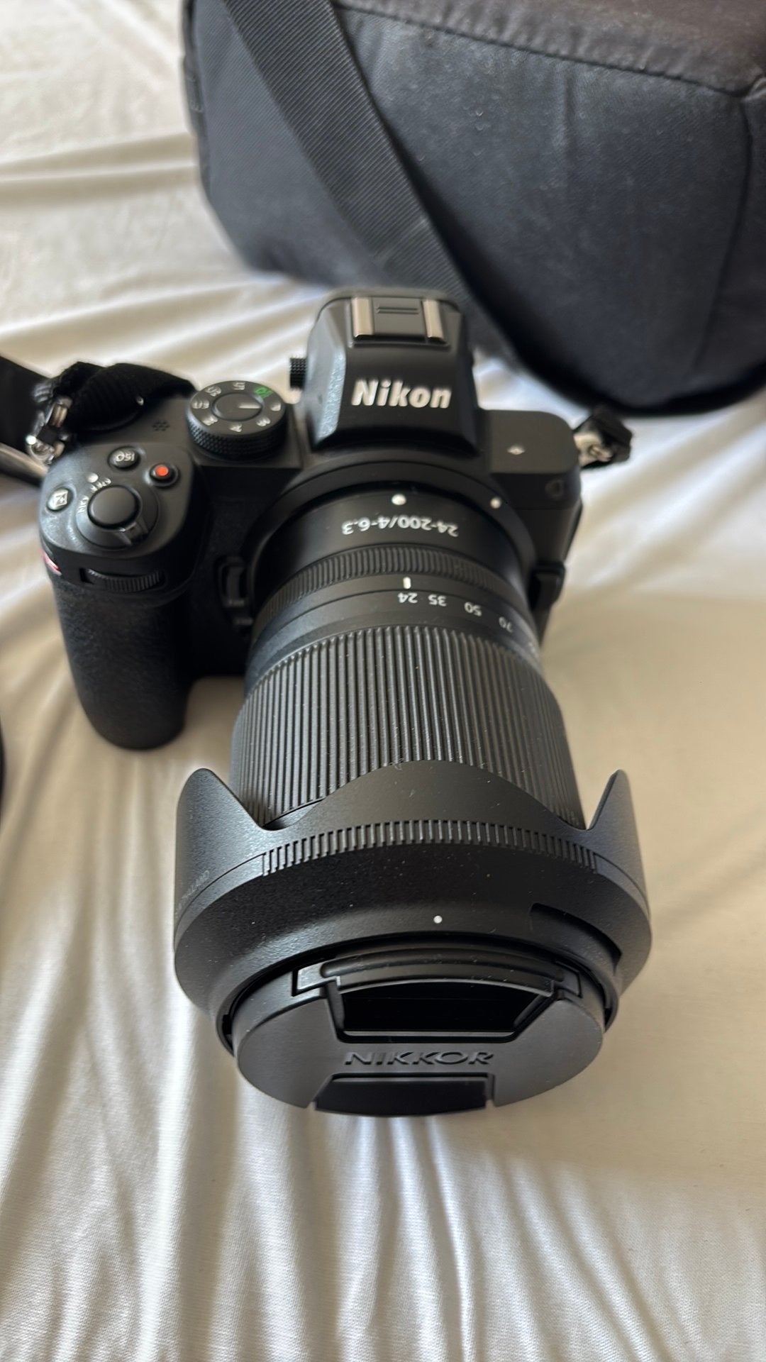 Nikon Z5, Chargeur, Comme neuf, Enlèvement, Appareil photo hybride