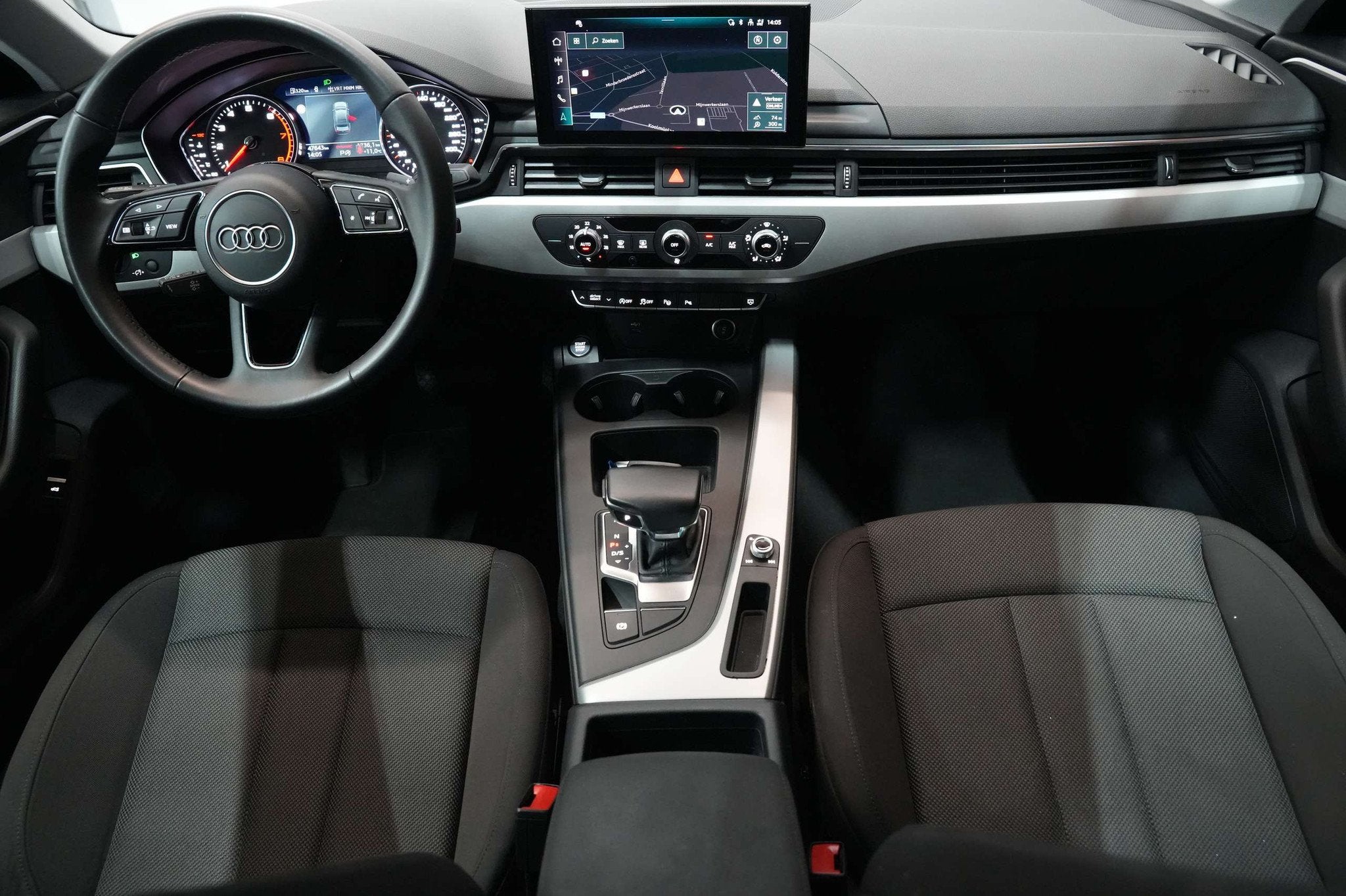 Audi A4 35 TFSI Automaat Navi LED, Autos, Audi, Argent ou Gris, Entreprise, Carnet d'entretien, A4
