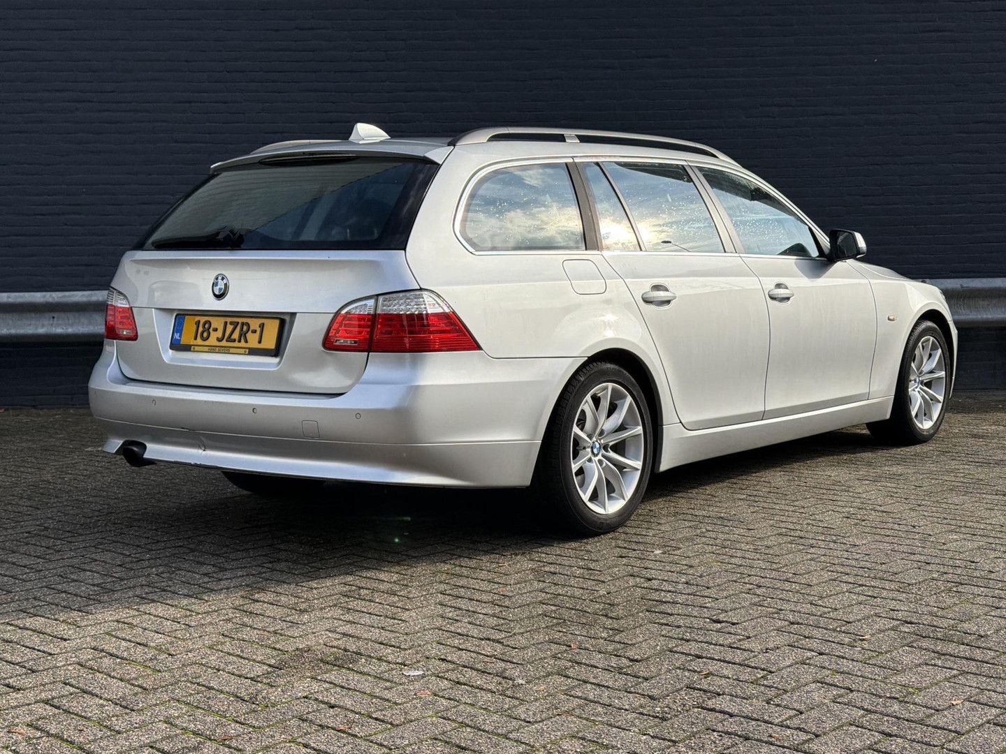BMW 520 5-serie Touring 520i Corporate Lease Business Line E, Auto's, Zwart, Verwarmde buitenspiegels, Bedrijf, Break