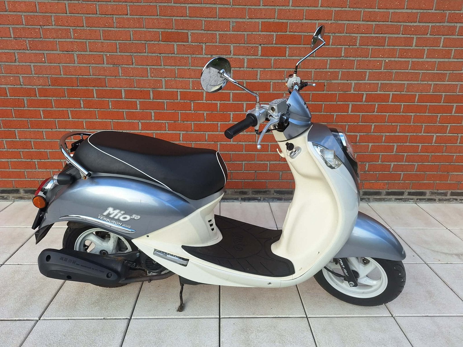Wit/grijze scooter, Ophalen, Zo goed als nieuw, Mio