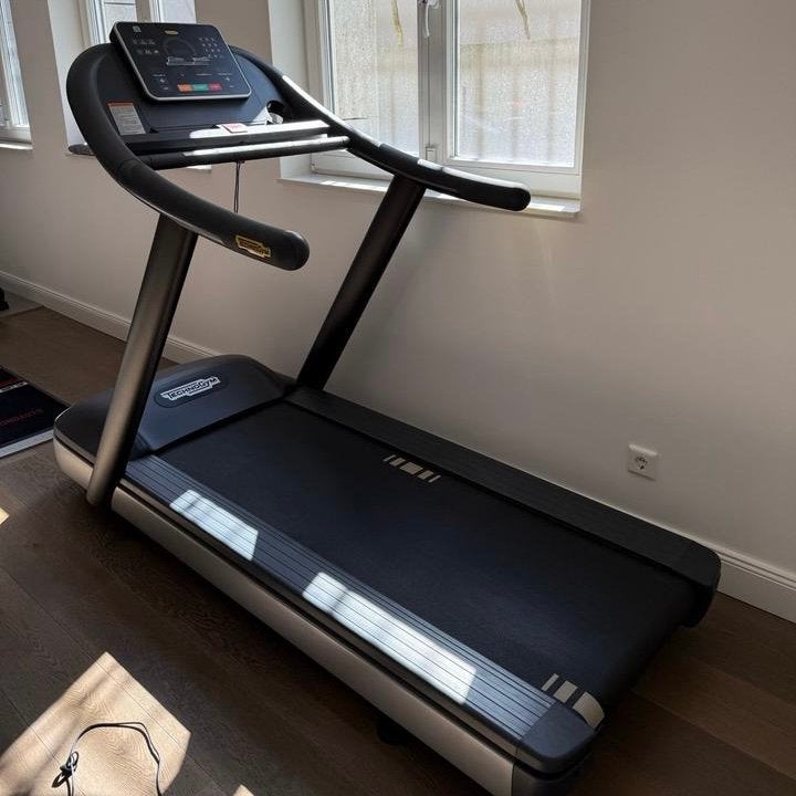 Professionele loopband - Technogym, Ophalen, Zo goed als nieuw, Loopband