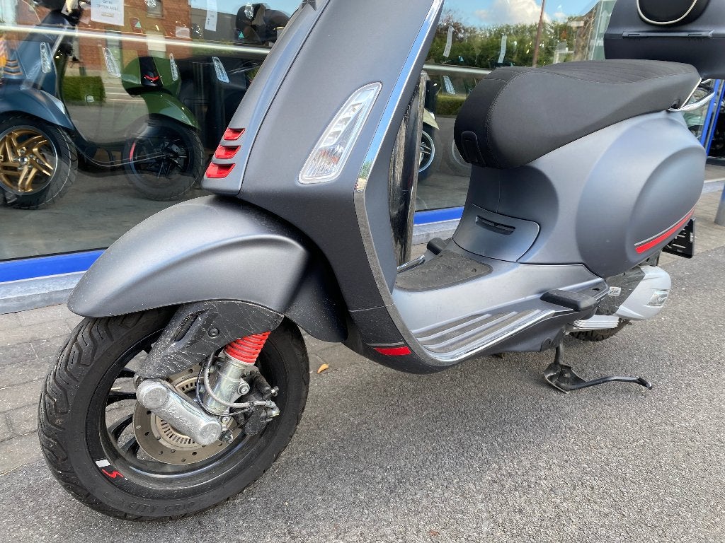 Vespa Sprint 125 Grigio Travolgente, Ophalen, 1 cilinder, 11 kW of minder