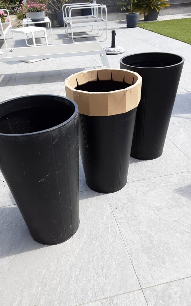 Zwarte metalen bloempotten.NIEUW, Ophalen