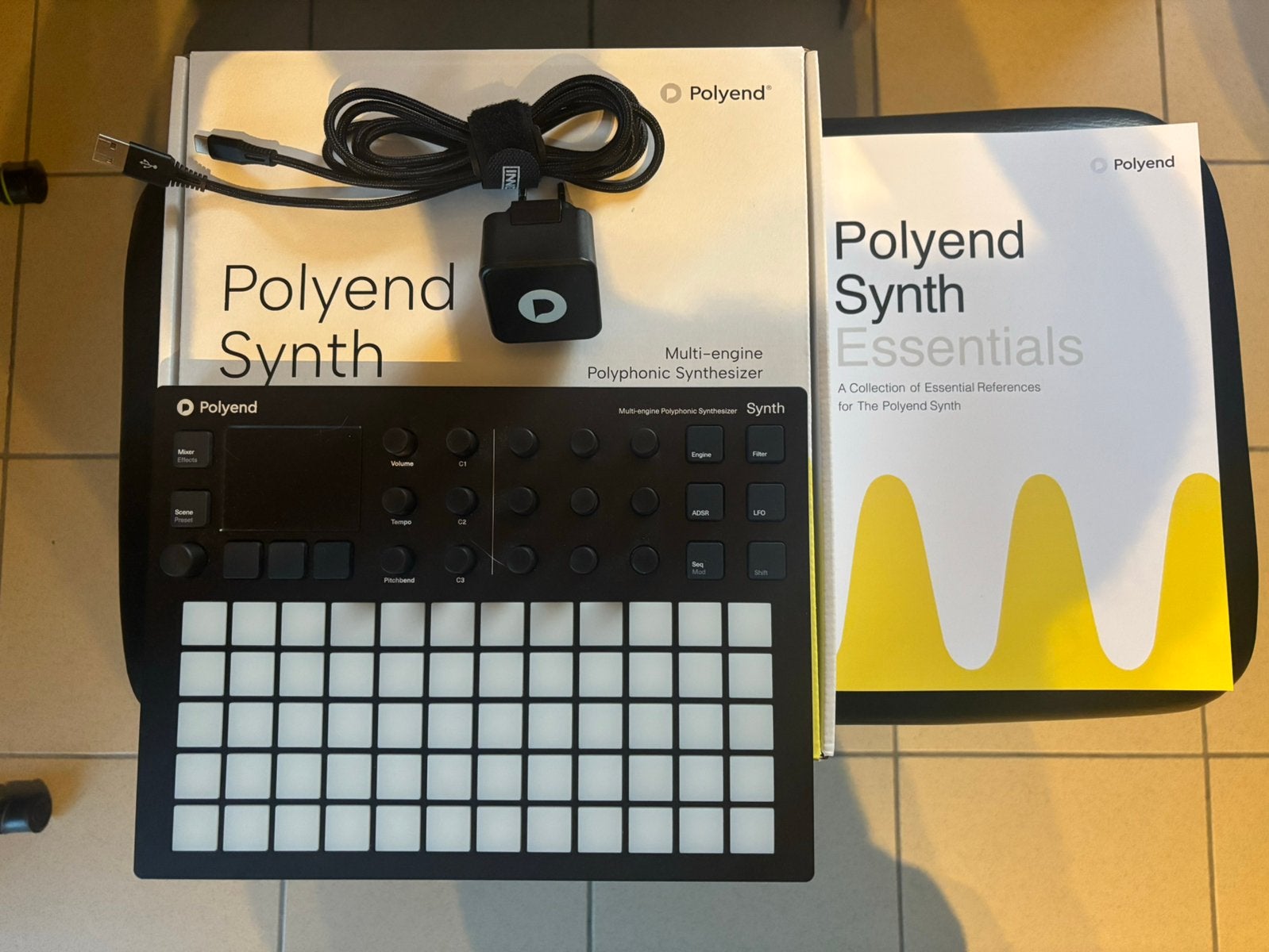 Polyend Synth - digital 8 voice - multi engine, Muziek en Instrumenten, Synthesizers, Overige aantallen, Zo goed als nieuw, Met midi-aansluiting