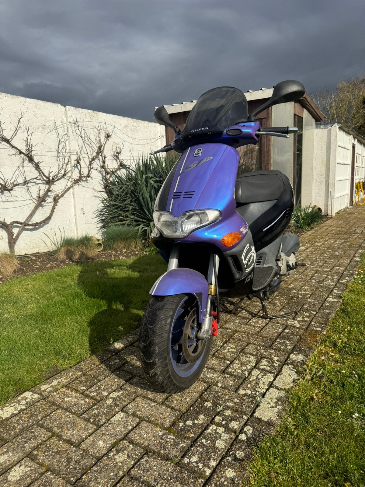 Gilera runner 180 cc a 1, Fietsen en Brommers, Scooters | Piaggio, Ophalen, Zo goed als nieuw